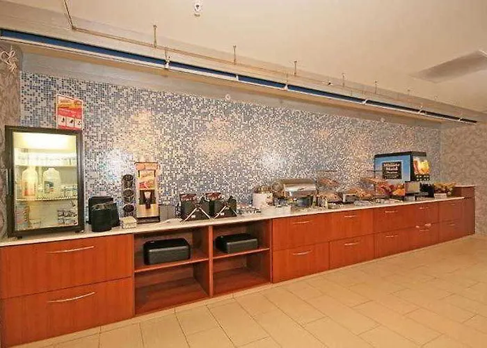 Springhill By Marriott Charleston North Hotel 3*